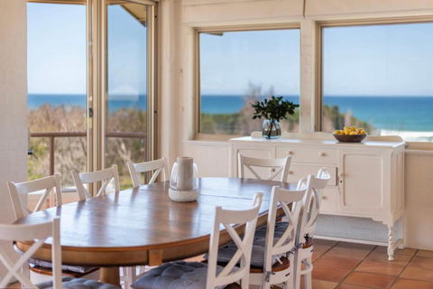 Sandrift Two - Oceanstays - Accommodation Rockhampton 2