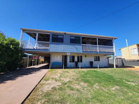 Sands Beach House - Accommodation Rockhampton 1
