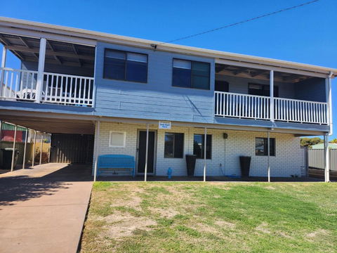 Sands Beach House - Accommodation Rockhampton 0