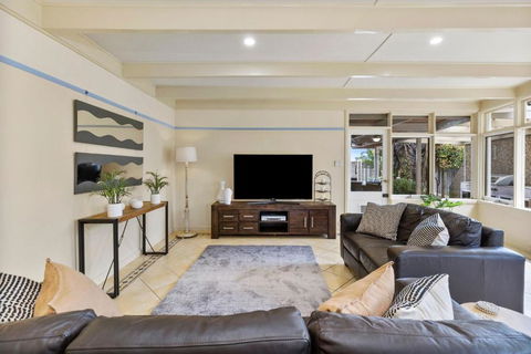 SANDY ANN At Lonnie - Accommodation Rockhampton 2