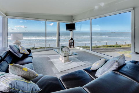 Sandy Cove - Accommodation Rockhampton 0