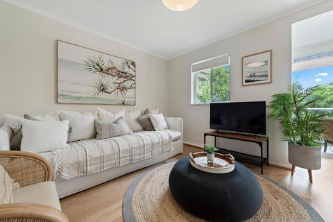 Sandy Days - Accommodation Rockhampton 0