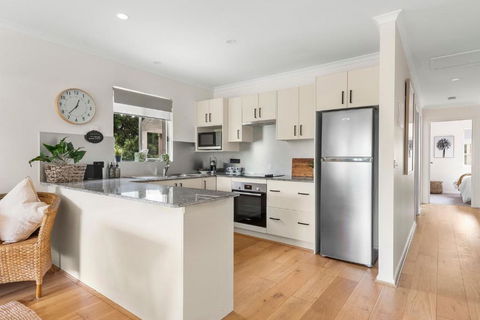 Sandy Days - Accommodation Rockhampton 3