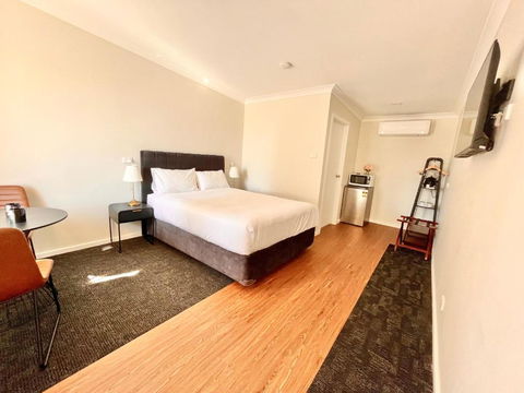 Seven Inn - Accommodation Rockhampton 0