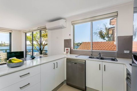 STG38 - Stunning Waterfront Apartment - Drummoyne - Accommodation Rockhampton 2