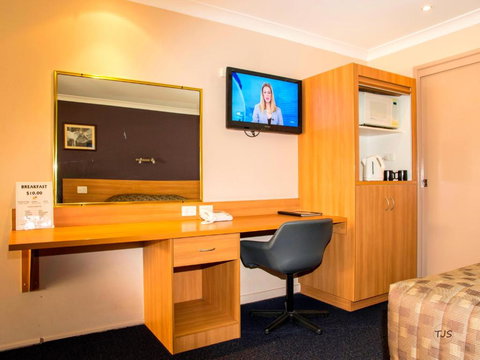 SunPalms Motel - Accommodation Rockhampton 1