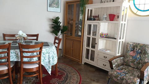 Sweet Holiday Home By The Golf Course - Accommodation Rockhampton 1