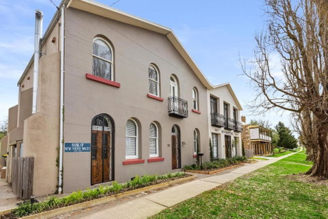 TARALGA TERRACES The Bank - Accommodation Rockhampton 0