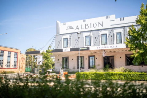 The Albion Hotel - Accommodation Rockhampton 3