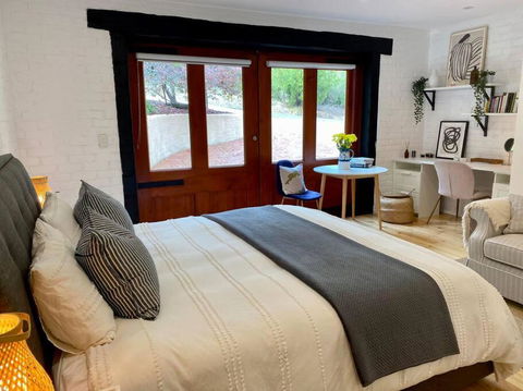 The Coach House - Accommodation Rockhampton 2