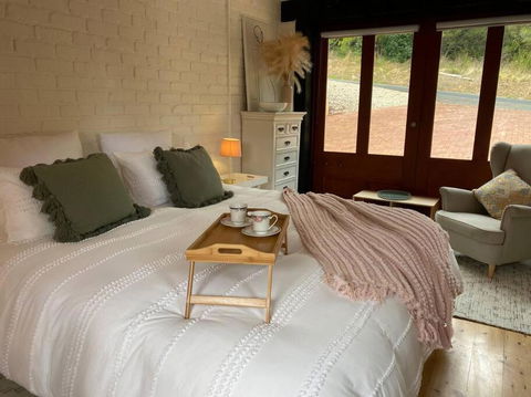 The Coach House - Accommodation Rockhampton 3