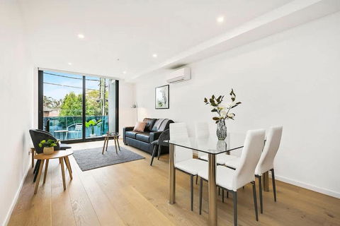 The Even Apartment In Carnegie With Parking - Accommodation Rockhampton 2