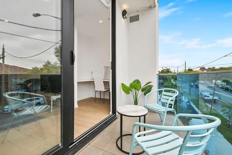 The Even Apartment In Carnegie With Parking - Accommodation Rockhampton 3