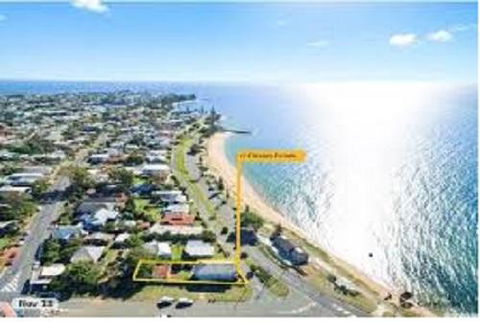 Beachside Queenslander - Accommodation Rockhampton 0