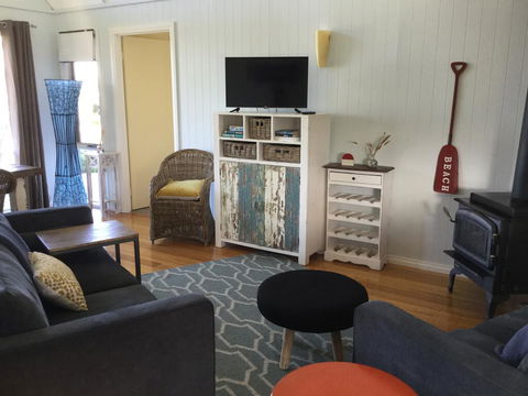 Bear Gully Coastal Cottages - Accommodation Rockhampton 1