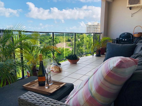 Beautiful Spacious City Apartment With Views Out To The Arafura Sea - Accommodation Rockhampton 0