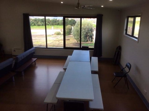 Bellarine Lodge Sleeps 30 - Accommodation Rockhampton 2