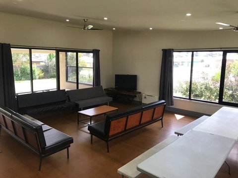 Bellarine Lodge Sleeps 30 - Accommodation Rockhampton 1