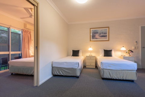 Benson Court Motel - Accommodation Rockhampton 2