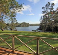 Berrara Lagoon Front Chalet - Accommodation Rockhampton