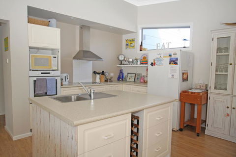Berrara's Home Away From Home - Accommodation Rockhampton 3
