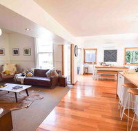 Best Location in Hobart Luxury 4 bedroom with stunning views - Accommodation Rockhampton