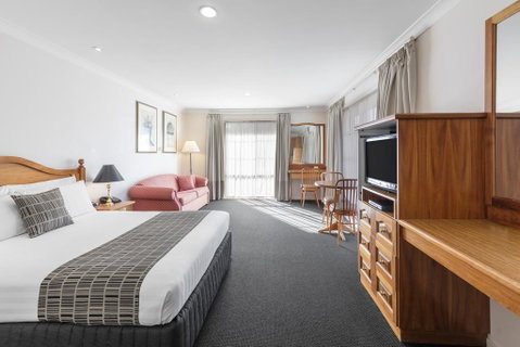 Best Western Ambassador Motor Inn & Apartments - Accommodation Rockhampton 0