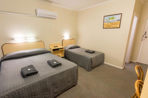Billabong Motel - Accommodation Rockhampton 2
