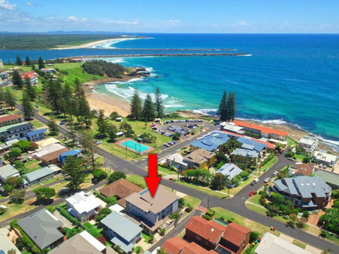 Bimbadeen Unit 3 - Across From The Beach - Lift In Complex - Accommodation Rockhampton 0