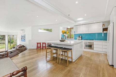BIRDSONG - MORNINGTON - Accommodation Rockhampton 0