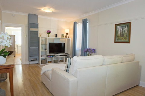 Blue And White Nile - Accommodation Rockhampton 2