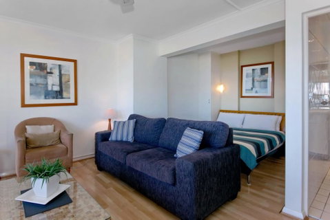 Blue Vista, Unit 8/13 Victoria Parade - Accommodation Rockhampton 2