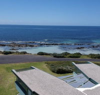 Boathouse - nearly in the water and wonderful views - Accommodation Rockhampton