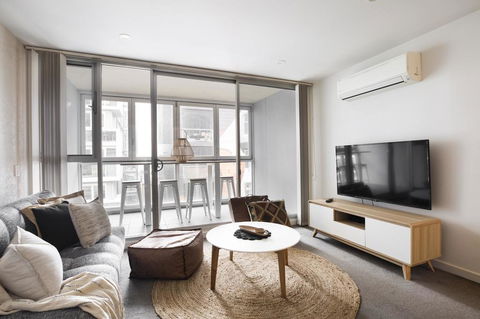 Boho On Morphett-In The Heart Of The CBD - Wifi - Nespresso - Netflix - Accommodation Rockhampton 1
