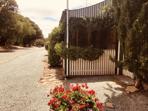 The OldDevonshire House - Accommodation Rockhampton 0
