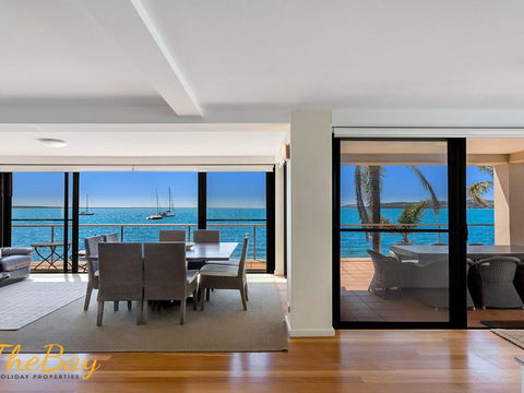 Wanda Beach Unit 2 Soldiers Point Road - Accommodation Rockhampton 0
