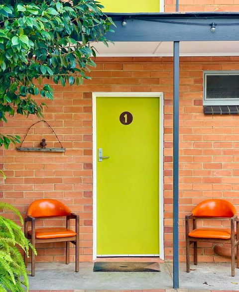 WARBURTON MOTEL - Where Mid-century Style Meets The Mountains - Accommodation Rockhampton 2