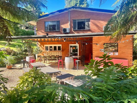 WARBURTON MOTEL - Where Mid-century Style Meets The Mountains - Accommodation Rockhampton 0