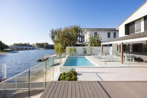 Waterfront Family Retreat, Pet-Friendly - Accommodation Rockhampton 0