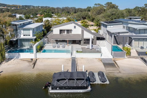 Waterfront Family Retreat, Pet-Friendly - Accommodation Rockhampton 2