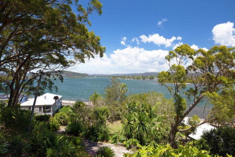 Waterfront Family Retreat Saratoga - Accommodation Rockhampton 0
