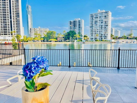 Waterfront Home In Heart Of Surfers Paradise - Accommodation Rockhampton 0