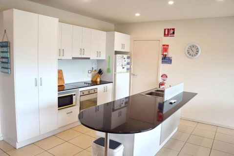 Watermark Apartment 2 - Bring Your Own Linen. - Accommodation Rockhampton 1