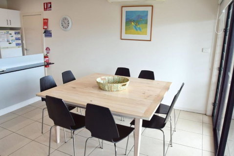Watermark Apartment 2 - Bring Your Own Linen. - Accommodation Rockhampton 3