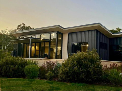 Wildwood Retreat A Luxury Vineyard Escape - Accommodation Rockhampton 0