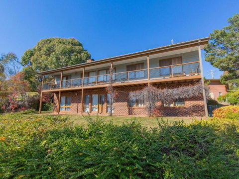Winterwood 9 Camira Ave - Accommodation Rockhampton 1