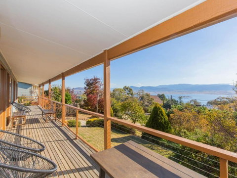 Winterwood 9 Camira Ave - Accommodation Rockhampton 0