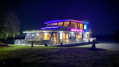 Wow Houseboats Pty Ltd - Accommodation Rockhampton 0