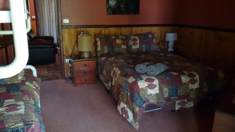 Wrenwood Chalets - Accommodation Rockhampton 1