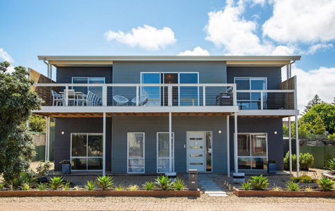 Xanadu - Aldinga Beach - C21 SouthCoast Holidays - Accommodation Rockhampton 0